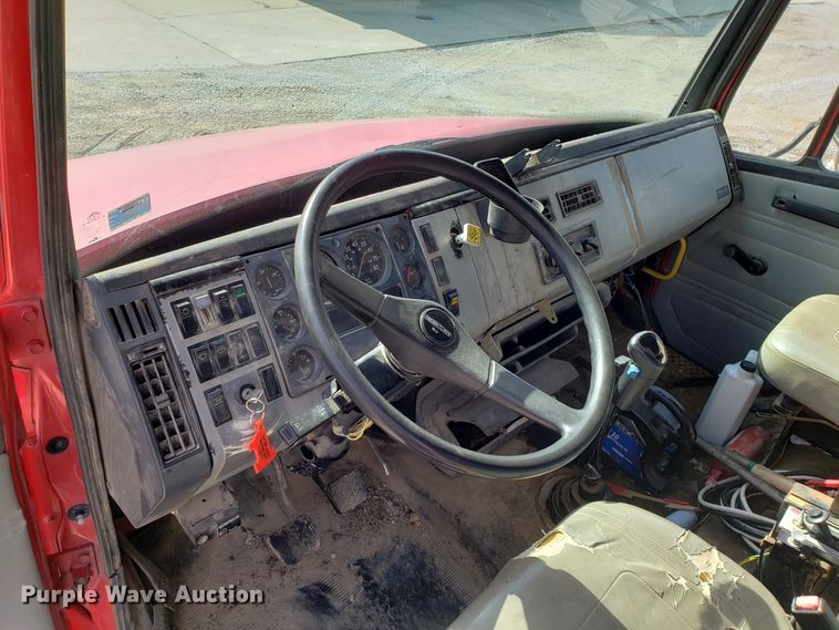 image for item L1432 1996 Freightliner FL106 dump truck