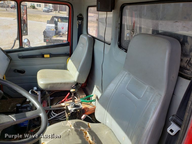 image for item L1432 1996 Freightliner FL106 dump truck