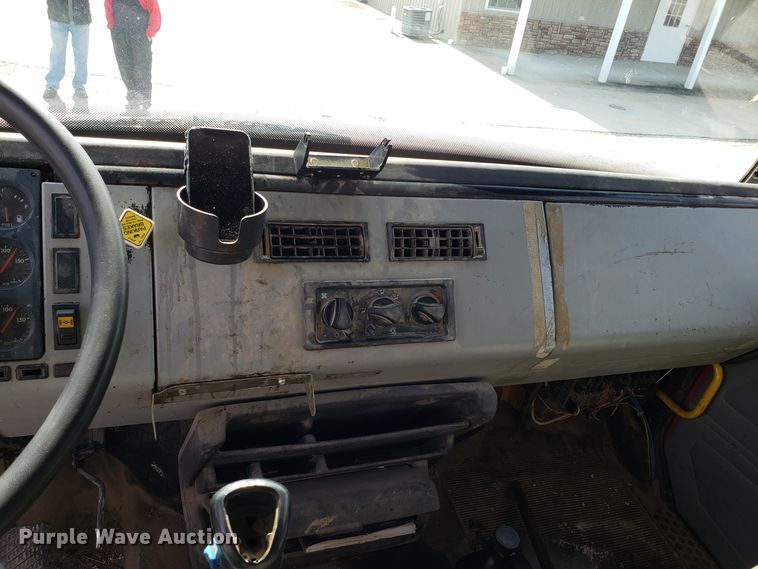 image for item L1432 1996 Freightliner FL106 dump truck