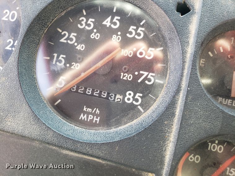 image for item L1432 1996 Freightliner FL106 dump truck