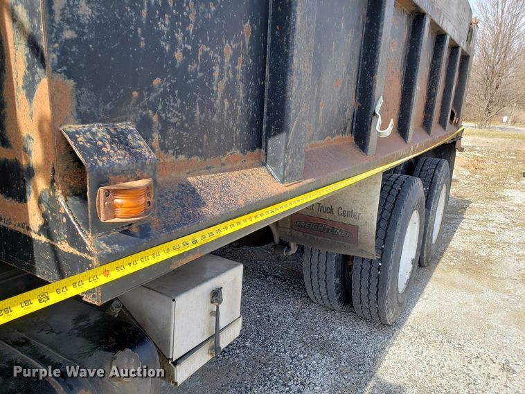 image for item L1432 1996 Freightliner FL106 dump truck