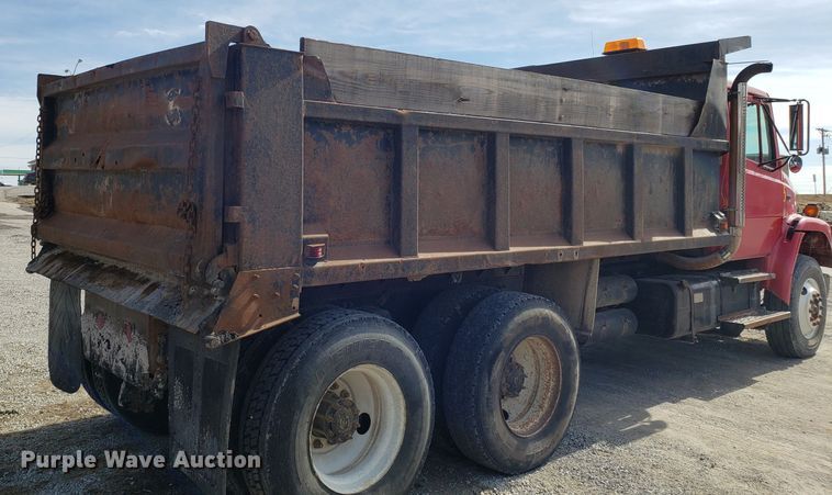 image for item L1432 1996 Freightliner FL106 dump truck