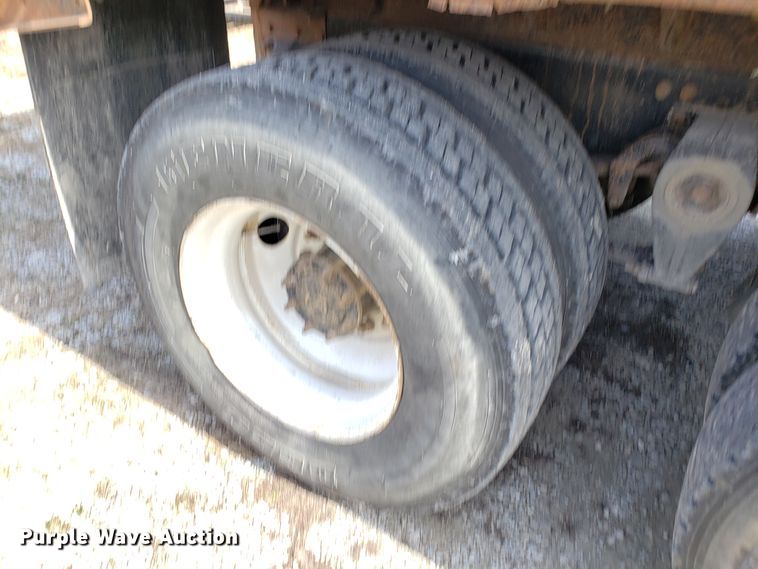 image for item L1432 1996 Freightliner FL106 dump truck