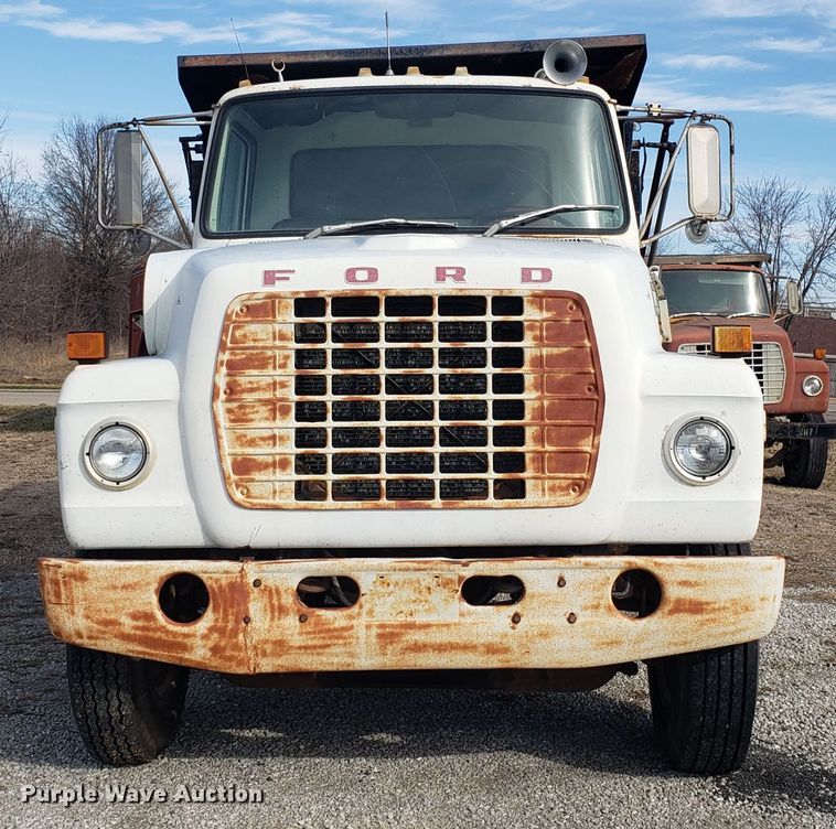 image for item L1435 1982 Ford 8000 dump truck