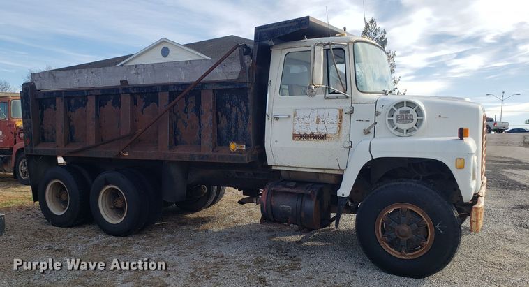 image for item L1435 1982 Ford 8000 dump truck