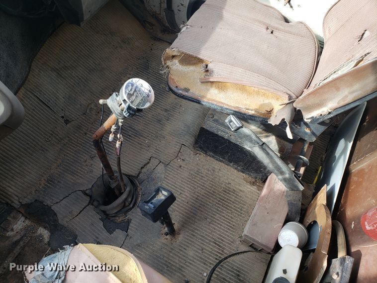 image for item L1435 1982 Ford 8000 dump truck