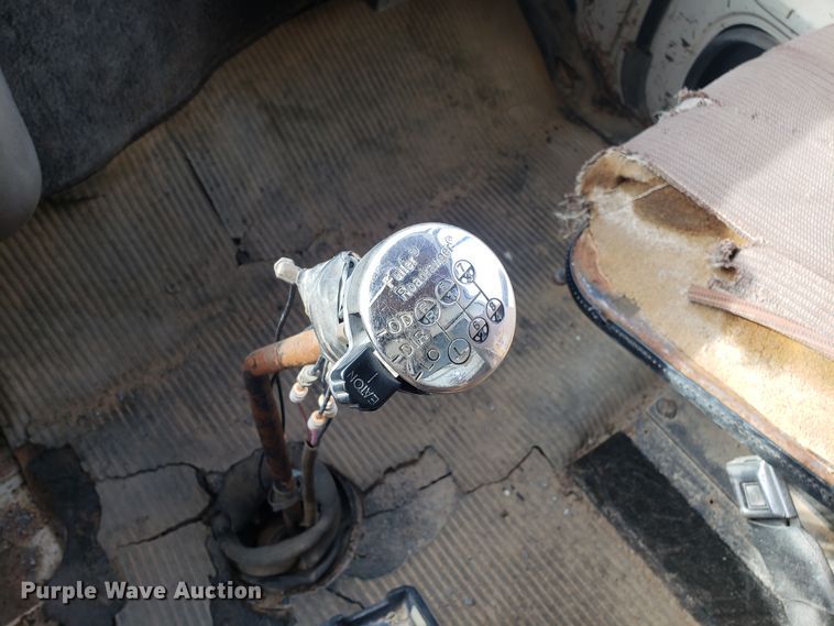 image for item L1435 1982 Ford 8000 dump truck