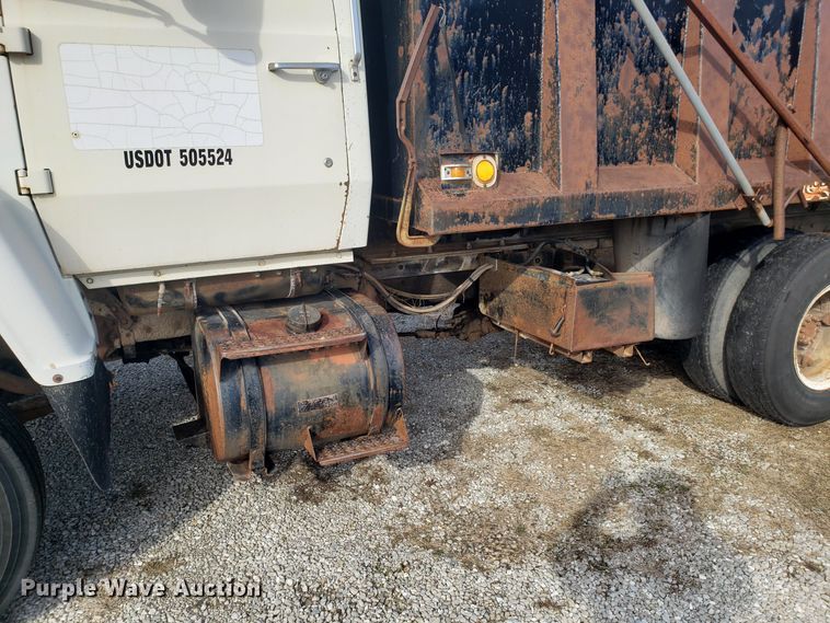 image for item L1435 1982 Ford 8000 dump truck