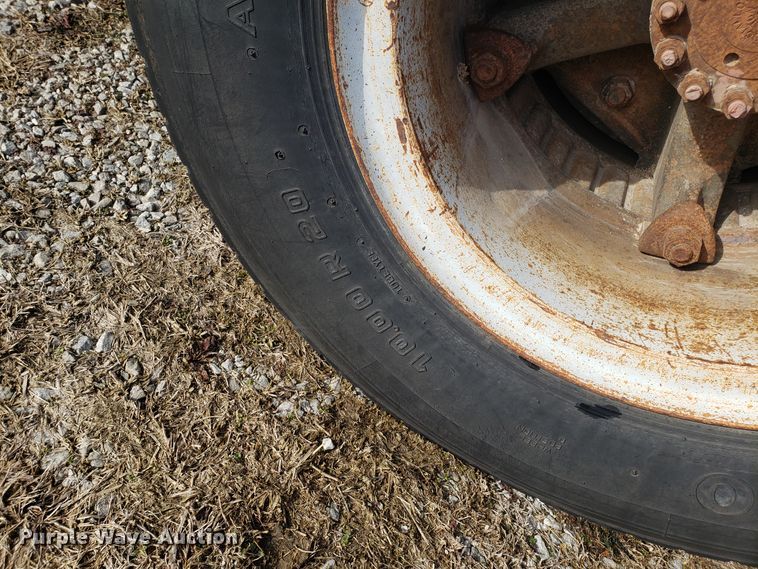 image for item L1435 1982 Ford 8000 dump truck