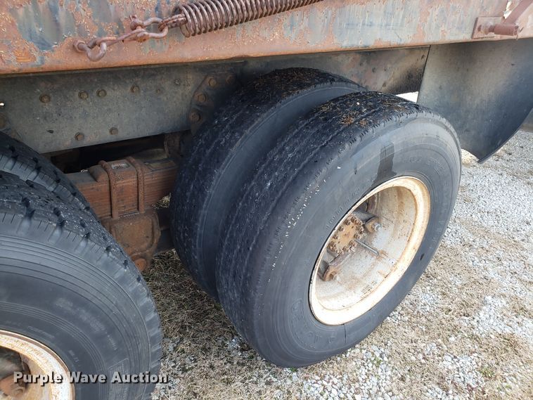 image for item L1435 1982 Ford 8000 dump truck