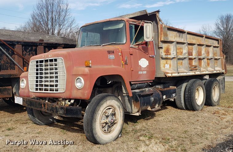 image for item L1436 1978 Ford L8000 dump truck