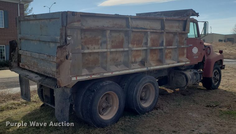 image for item L1436 1978 Ford L8000 dump truck
