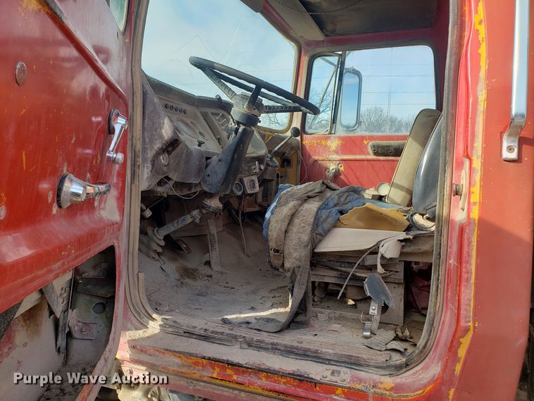 image for item L1436 1978 Ford L8000 dump truck