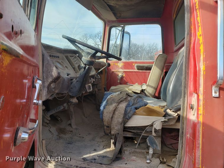 image for item L1436 1978 Ford L8000 dump truck