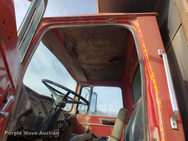 image for item L1436 1978 Ford L8000 dump truck