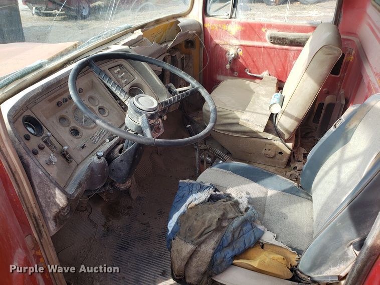 image for item L1436 1978 Ford L8000 dump truck