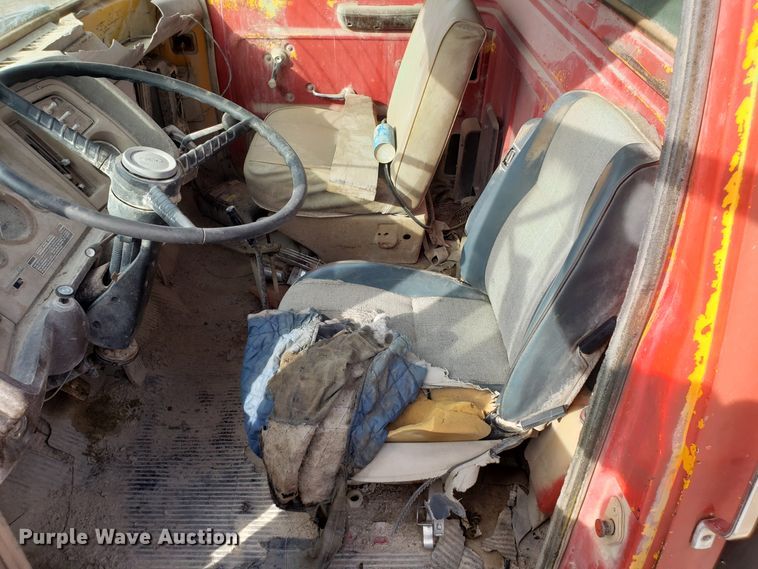 image for item L1436 1978 Ford L8000 dump truck