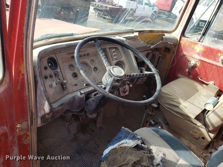image for item L1436 1978 Ford L8000 dump truck
