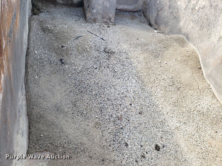 image for item L1436 1978 Ford L8000 dump truck