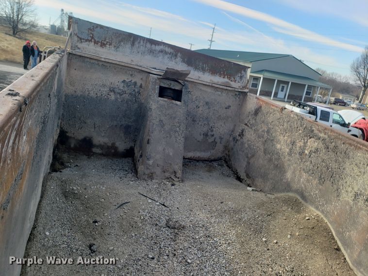 image for item L1436 1978 Ford L8000 dump truck