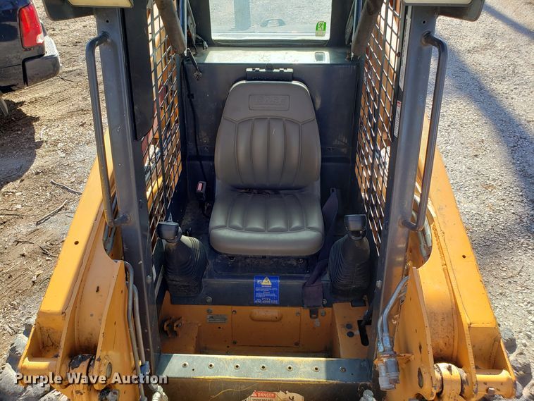 image for item L1476 2006 Case 420 skid steer