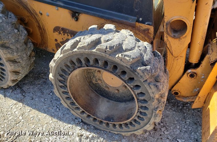 image for item L1476 2006 Case 420 skid steer