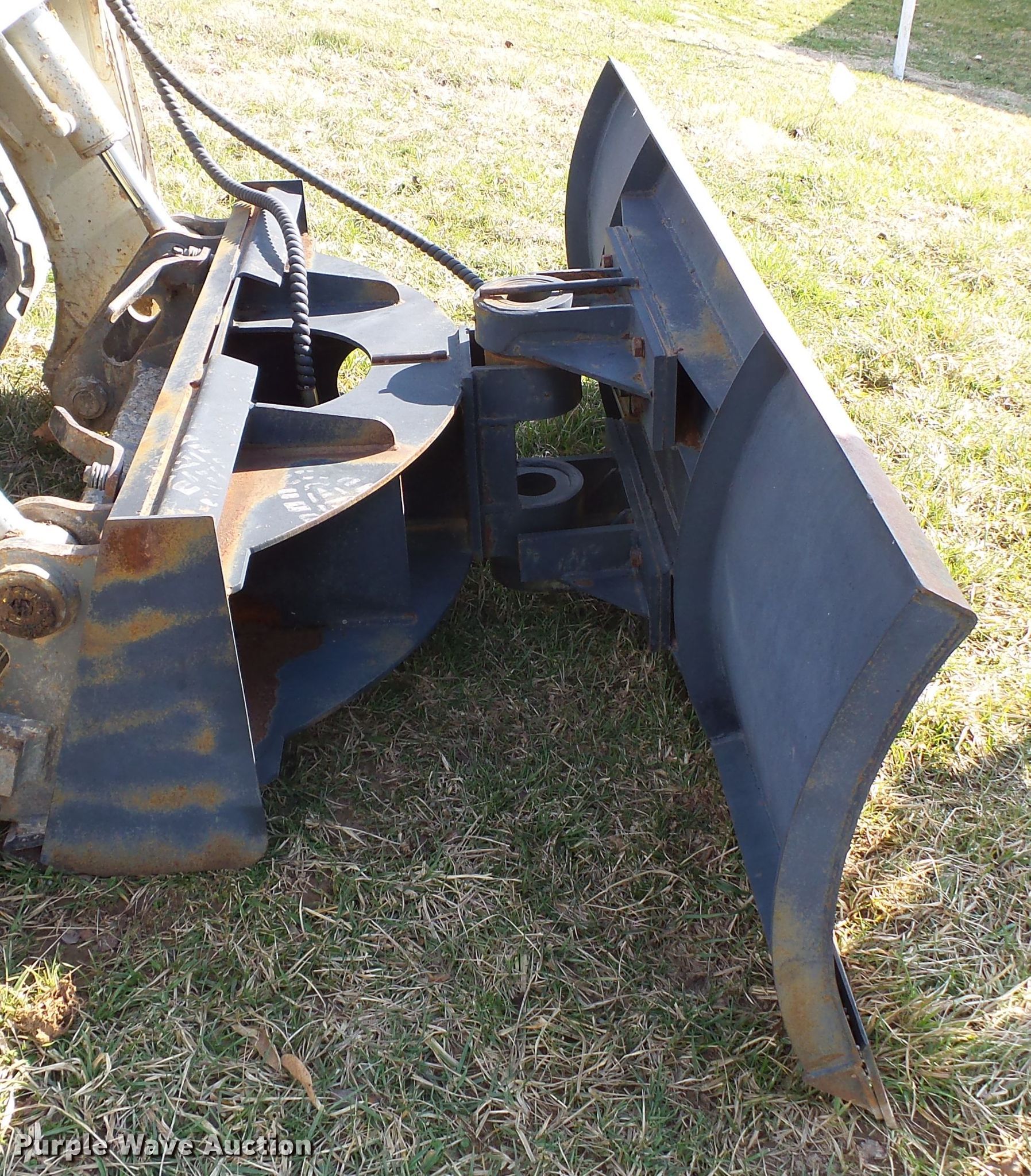 Fourway skid steer dozer blade in Perryville, MO Item DH7868 sold