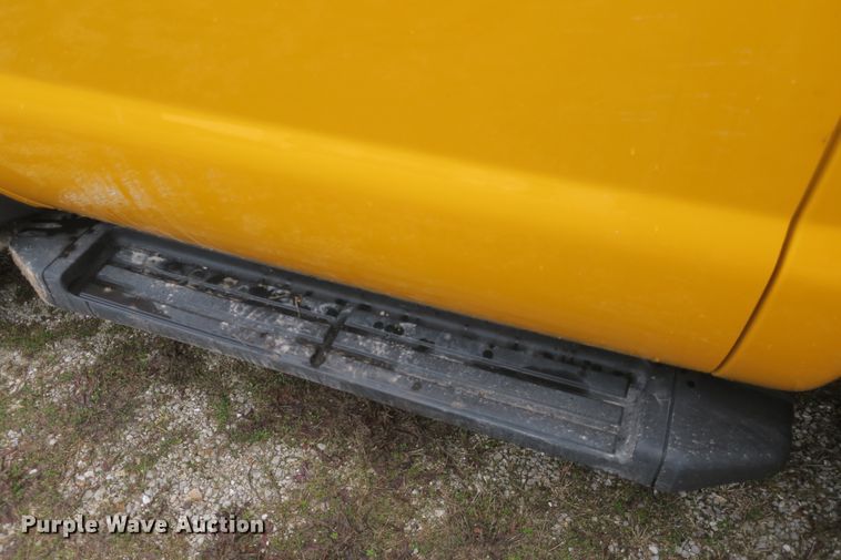 image for item DB10012 2008 Ford F550 Super Duty bucket truck