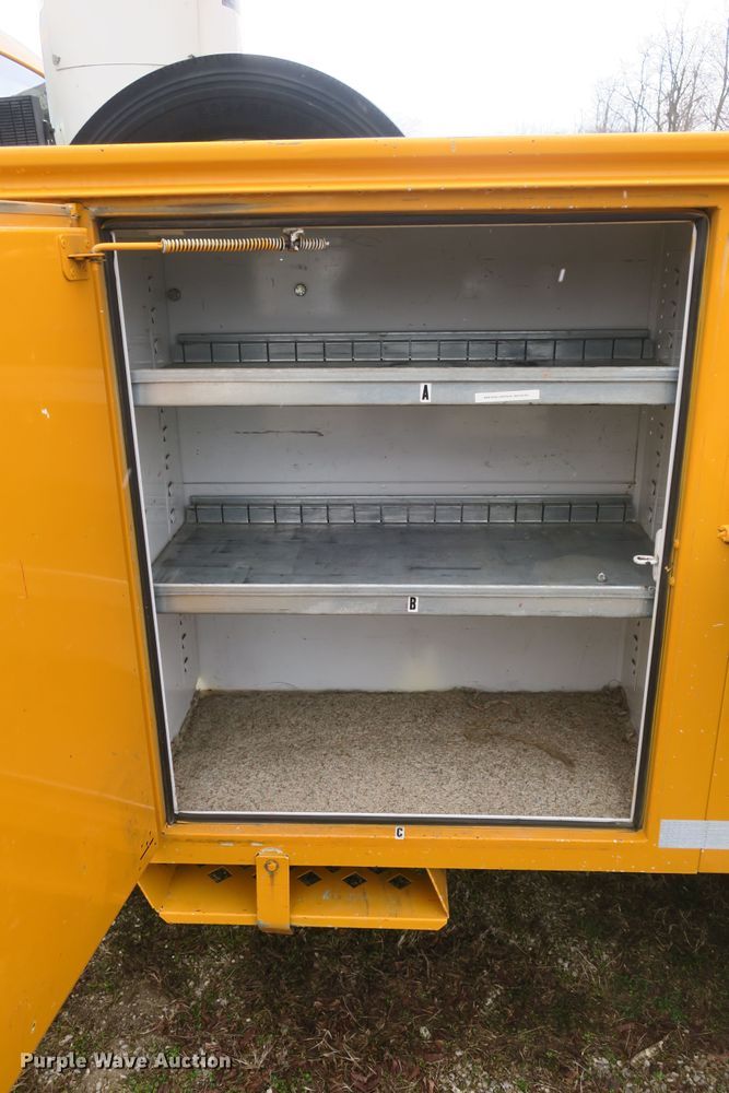 image for item DB10012 2008 Ford F550 Super Duty bucket truck