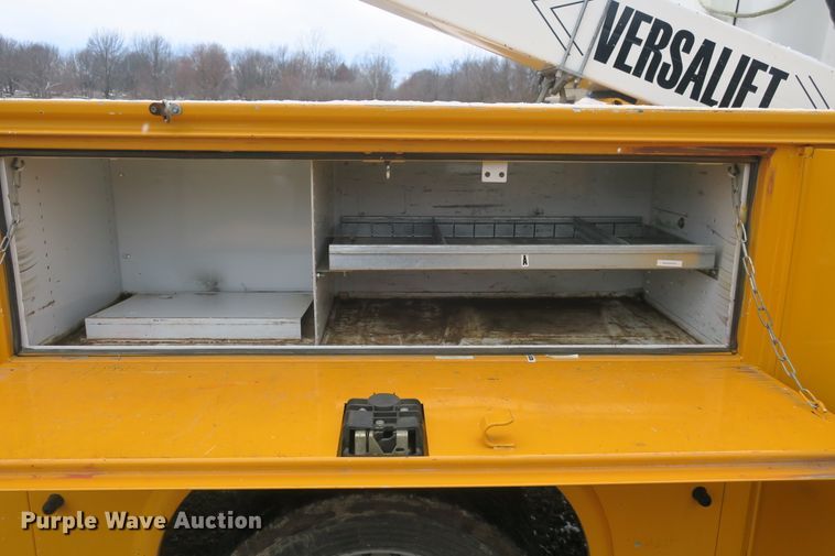 image for item DB10012 2008 Ford F550 Super Duty bucket truck