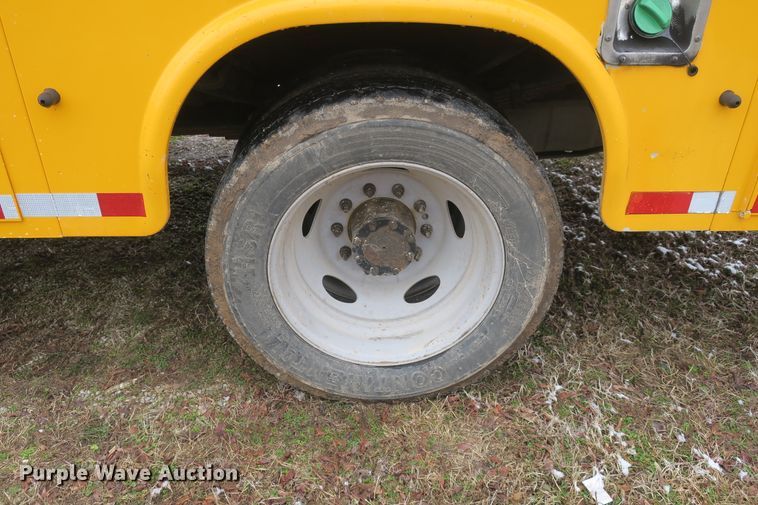 image for item DB10012 2008 Ford F550 Super Duty bucket truck