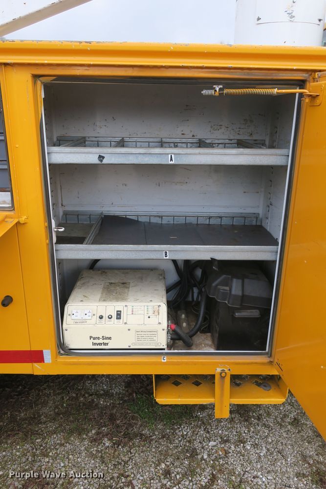 image for item DB10012 2008 Ford F550 Super Duty bucket truck