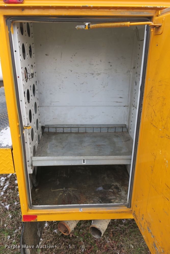 image for item DB10012 2008 Ford F550 Super Duty bucket truck