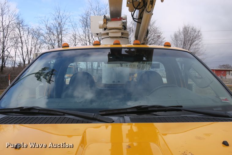 image for item DB10012 2008 Ford F550 Super Duty bucket truck