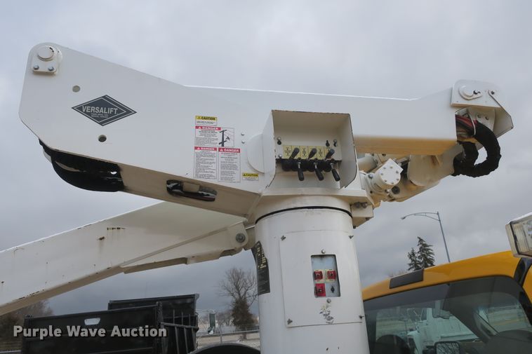 image for item DB10012 2008 Ford F550 Super Duty bucket truck