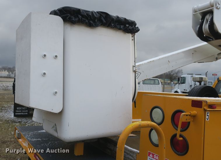 image for item DB10012 2008 Ford F550 Super Duty bucket truck