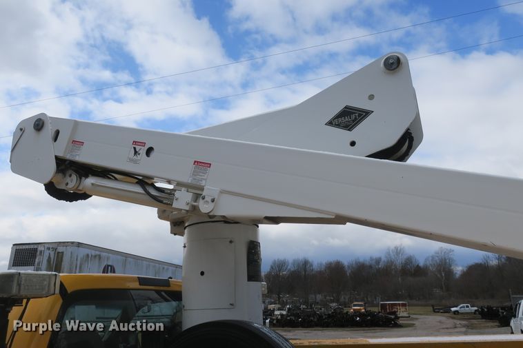 image for item DB10012 2008 Ford F550 Super Duty bucket truck