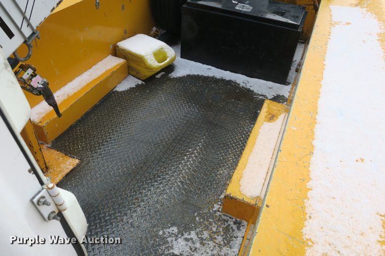 image for item DB10012 2008 Ford F550 Super Duty bucket truck