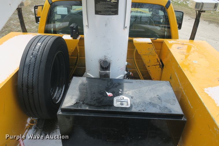 image for item DB10012 2008 Ford F550 Super Duty bucket truck