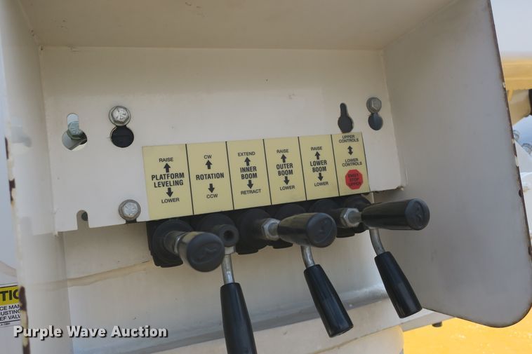 image for item DB10012 2008 Ford F550 Super Duty bucket truck