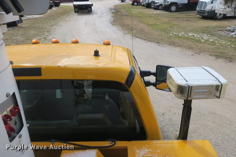 image for item DB10012 2008 Ford F550 Super Duty bucket truck