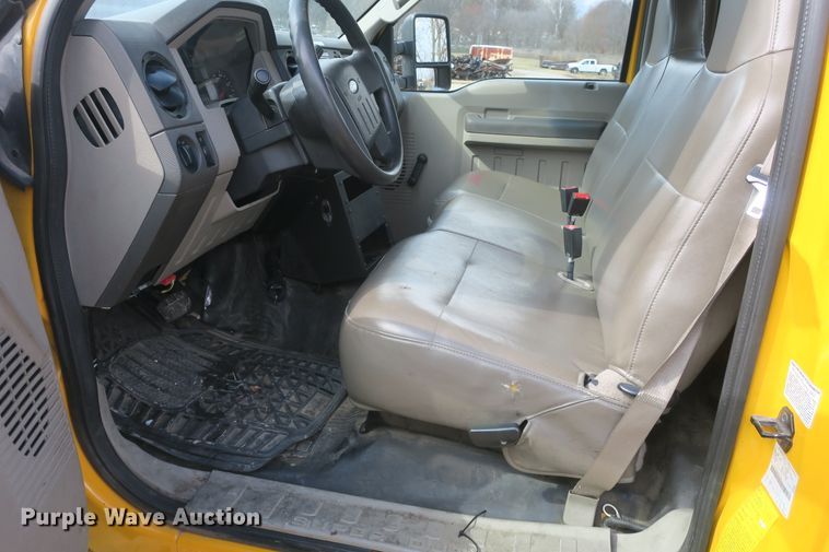 image for item DB10012 2008 Ford F550 Super Duty bucket truck