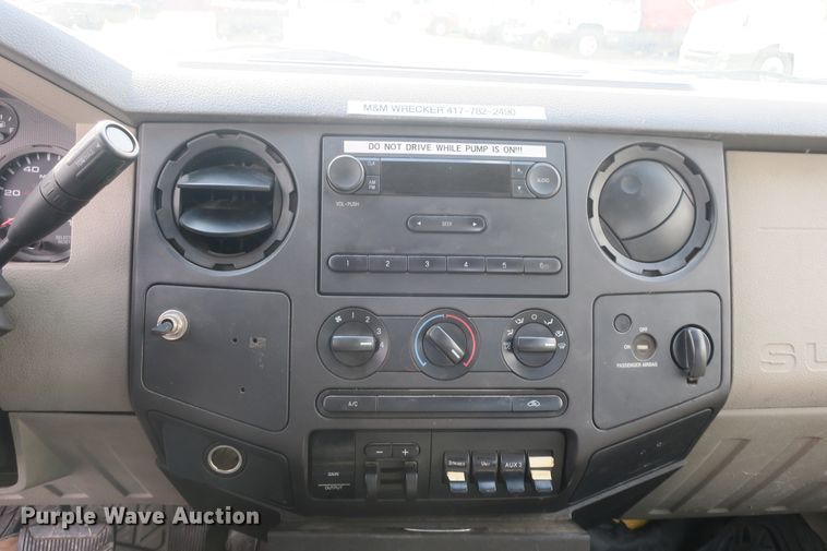 image for item DB10012 2008 Ford F550 Super Duty bucket truck