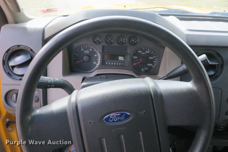 image for item DB10012 2008 Ford F550 Super Duty bucket truck