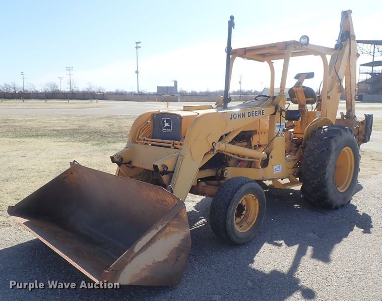 image for item DC3293 1985 John Deere 401D backhoe