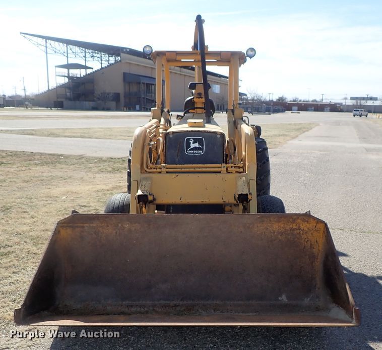 image for item DC3293 1985 John Deere 401D backhoe