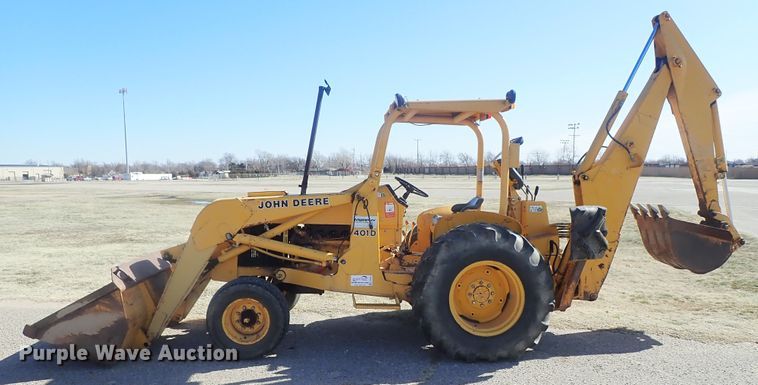 image for item DC3293 1985 John Deere 401D backhoe