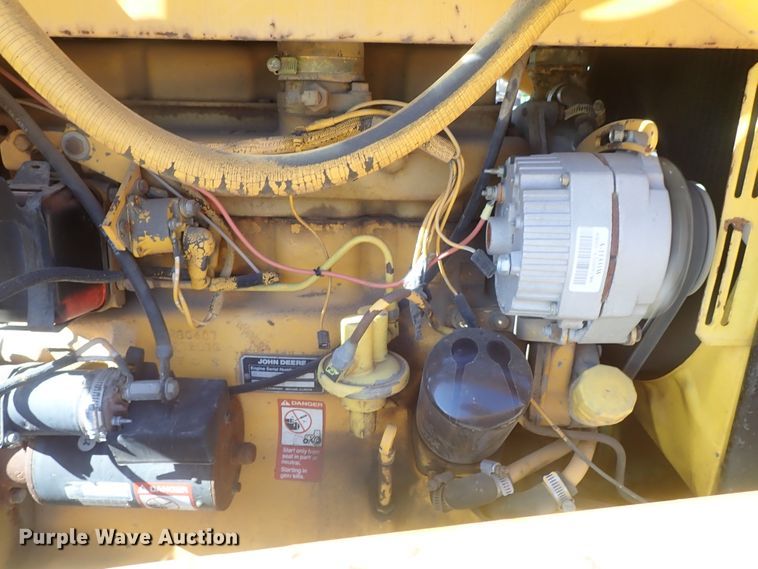 image for item DC3293 1985 John Deere 401D backhoe