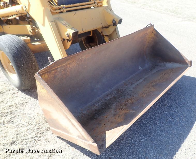 image for item DC3293 1985 John Deere 401D backhoe