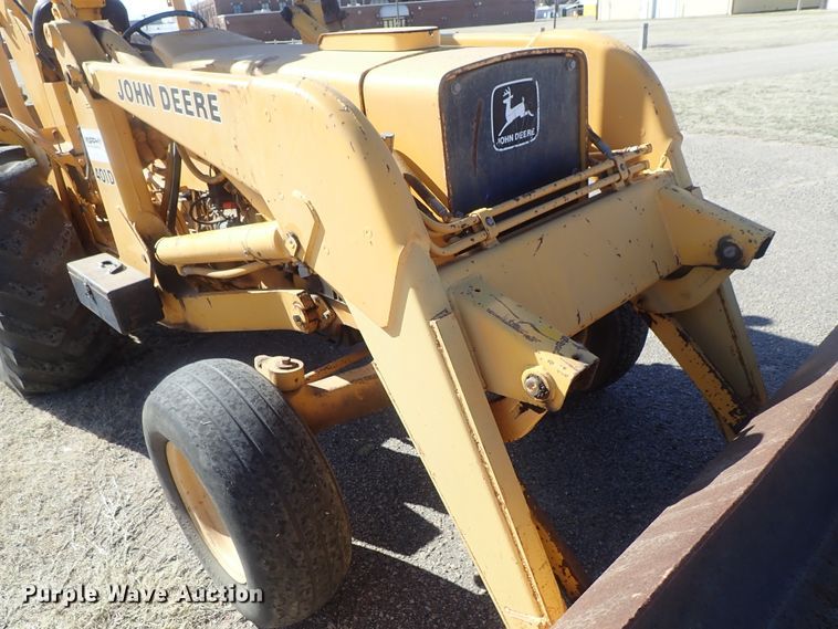image for item DC3293 1985 John Deere 401D backhoe